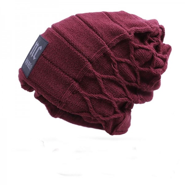Есенно-зимна плетена шапка-червена